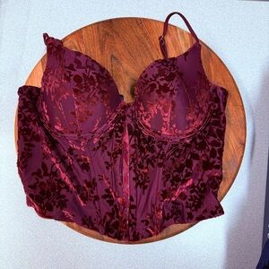 Deep Red/Burgemdy Velvet  Floral Lace Bra‎ /Corset Style   Size Large